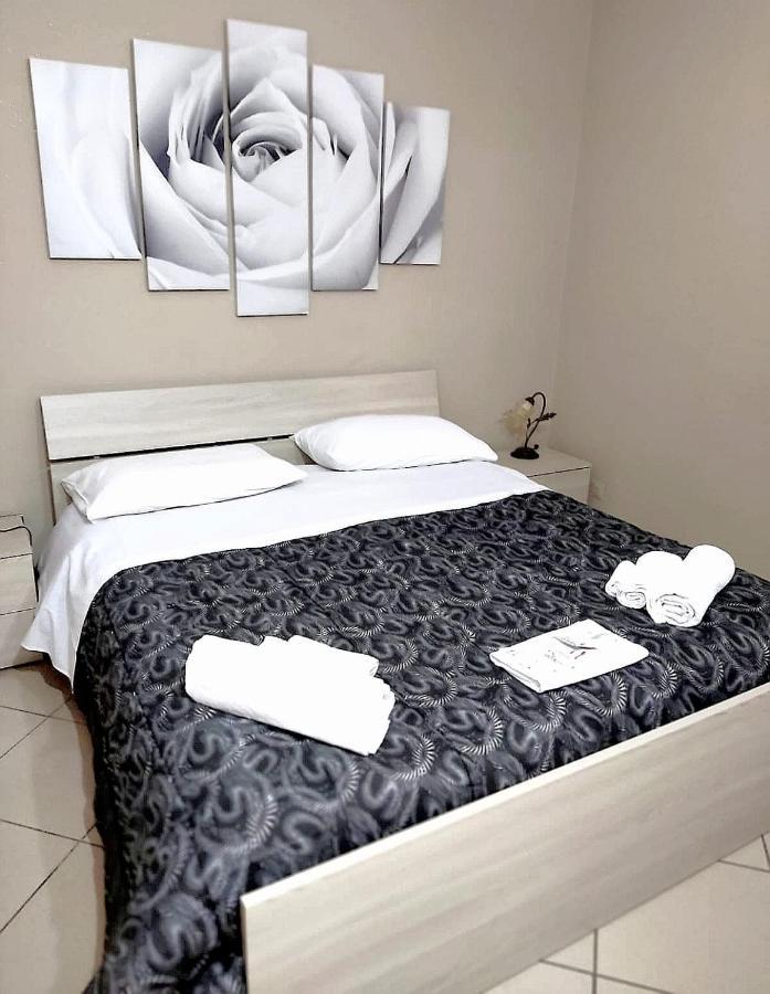 비보발렌티아 Il Girasole B&B 외부 사진
