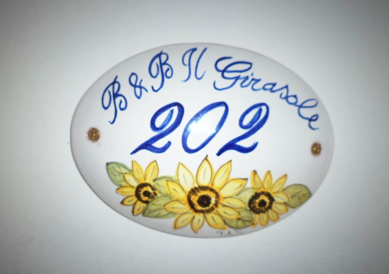 비보발렌티아 Il Girasole B&B 외부 사진