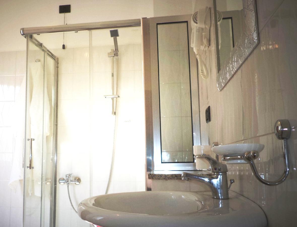 비보발렌티아 Il Girasole B&B 외부 사진