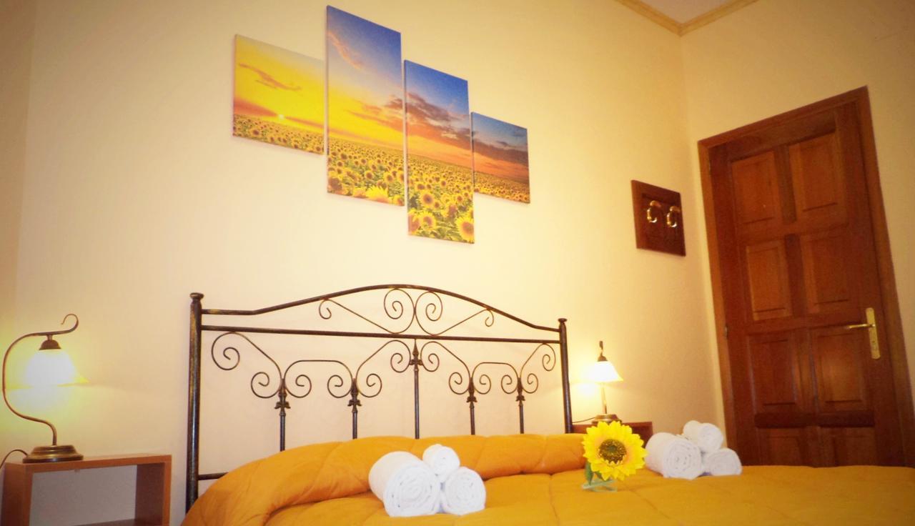 비보발렌티아 Il Girasole B&B 외부 사진